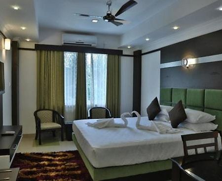 Continento The Classic Hotel Tirur المظهر الخارجي الصورة