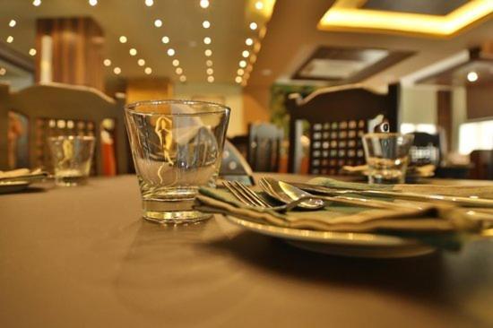 Continento The Classic Hotel Tirur المظهر الخارجي الصورة